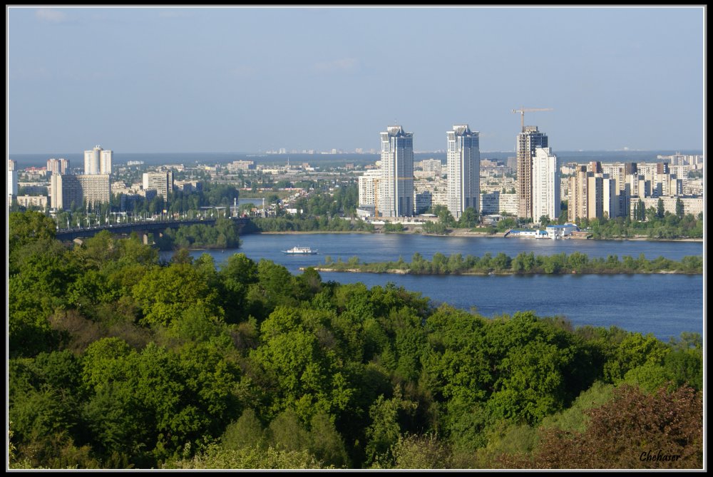 Левый берег это какой. Левый берег Днепра в Киеве. Правый берег Киева. Киев правый берег сейчас. Вид Киева с левого берега Днепра.