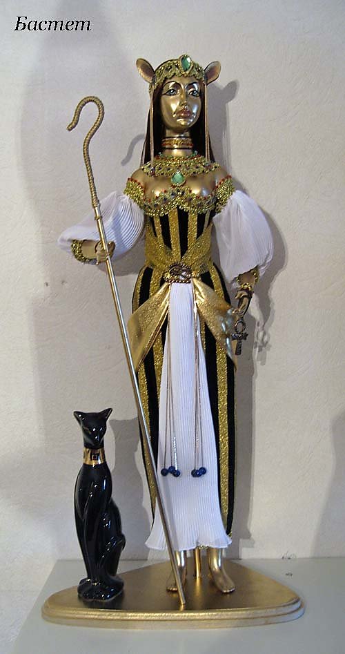 Баст санкт петербург. Богиня Бастет кукла. Фигурка египетской Богини Бастет. Богиня Бастет фигурка. Богиня Бастет статуэтка.