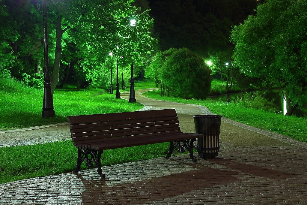Красивые скамейки в парках