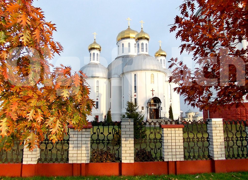 5 октября церковь. Белгород Церковь осень. Брест осенью. Брест осень.