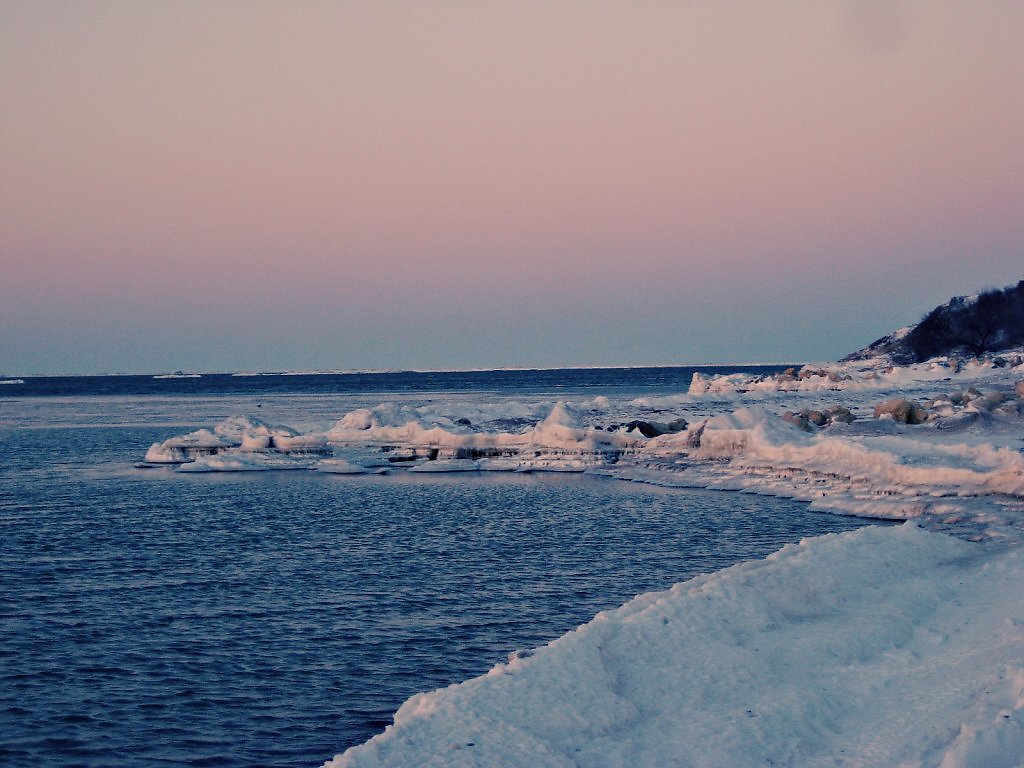 Зимнее белое море
