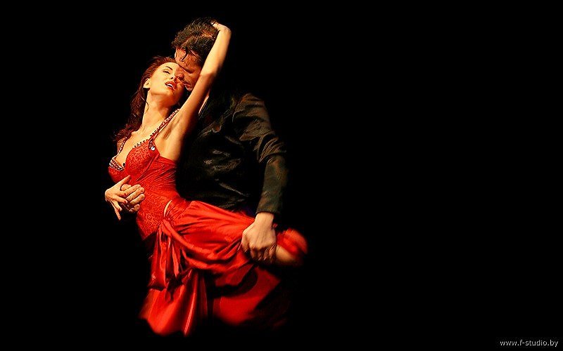 Страстный испанский. Испанская страсть. Танго танец. Танго танец страсти. Страстный танец девушки.